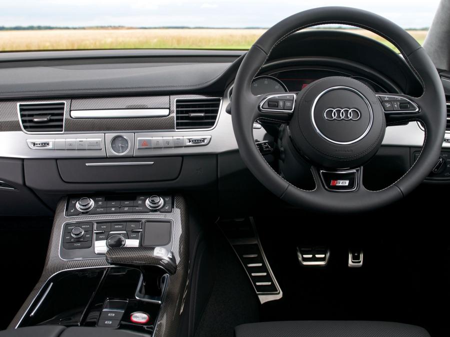 Торпедо Audi S8 (D4) 2012 года  (UK) (фото 5 из 13)